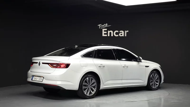 Renault SM6