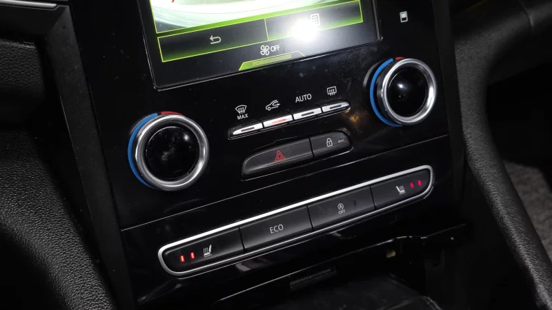 Renault SM6