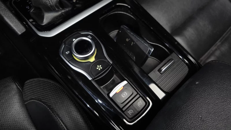 Renault SM6