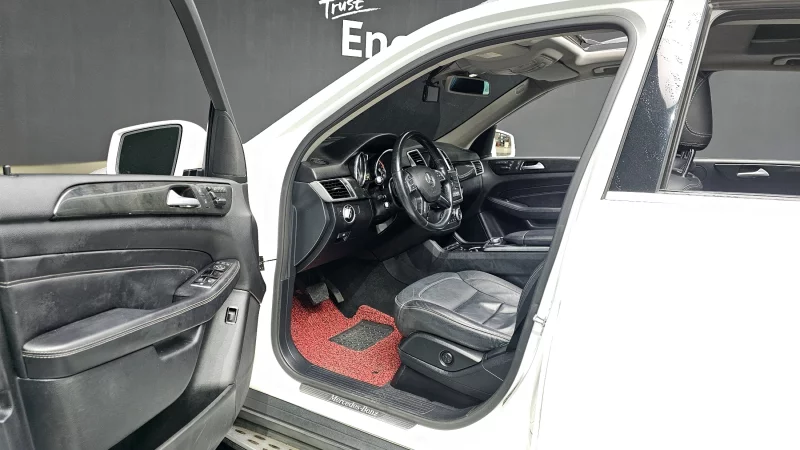 Mercedes-Benz M-class