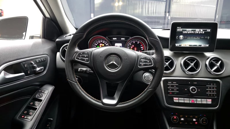 Mercedes-Benz GLA-Class