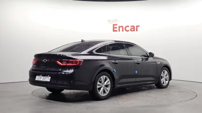 Renault SM6