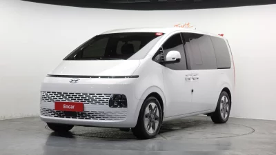 Hyundai Staria