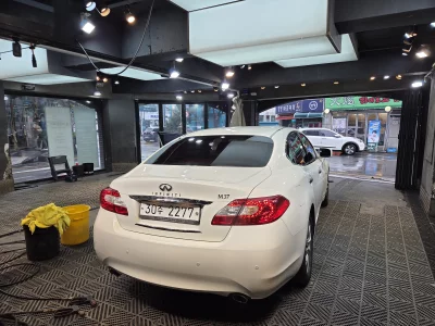 Infiniti M