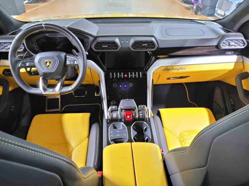 Lamborghini URUS