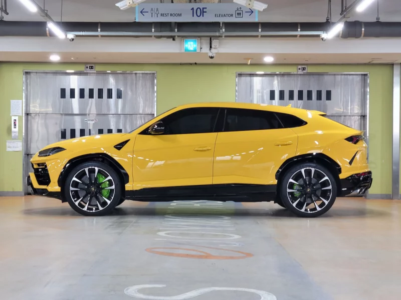 Lamborghini URUS