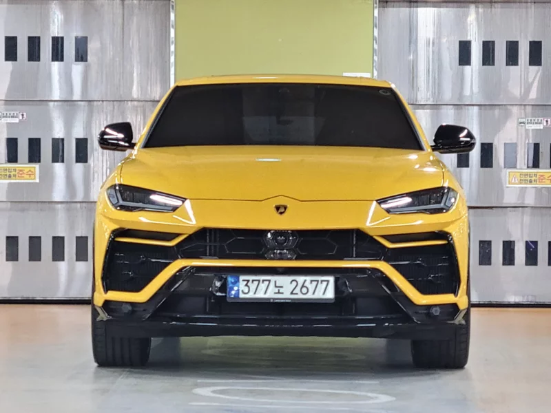 Lamborghini URUS