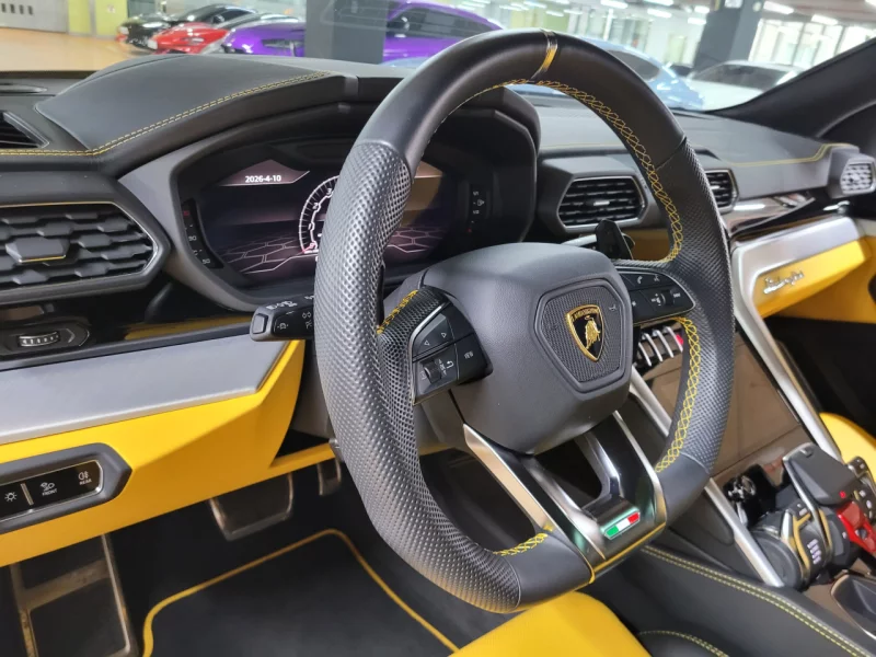 Lamborghini URUS