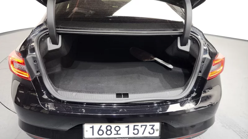 Renault SM6