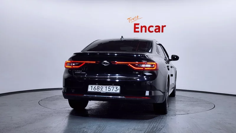 Renault SM6