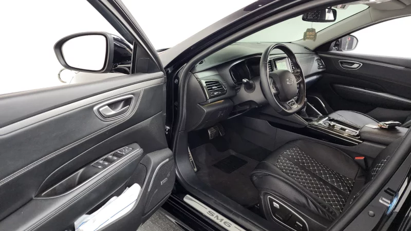 Renault SM6