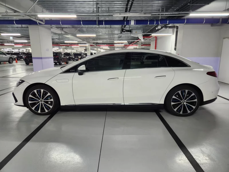 Mercedes-Benz EQE