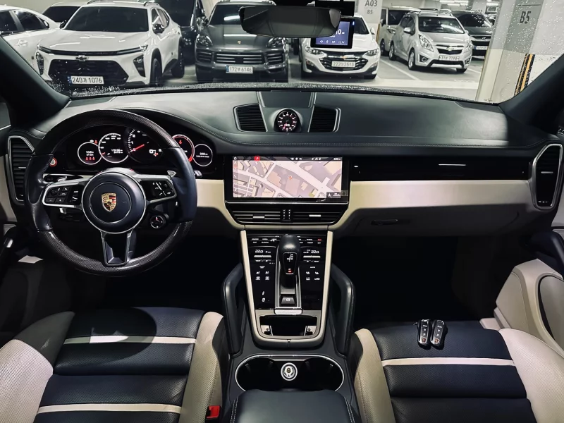 Porsche CAYENNE
