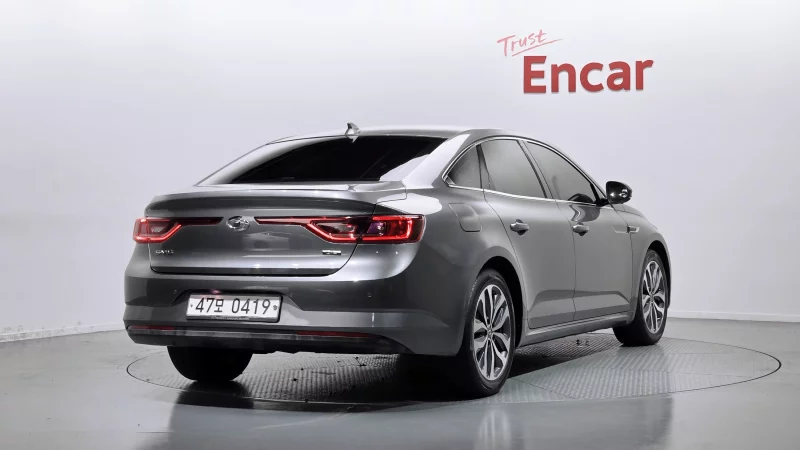 Renault SM6