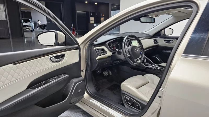 Renault SM6