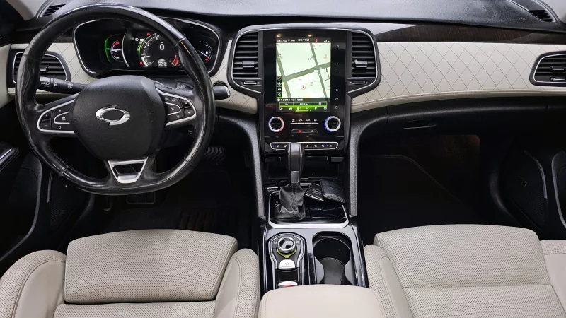 Renault SM6