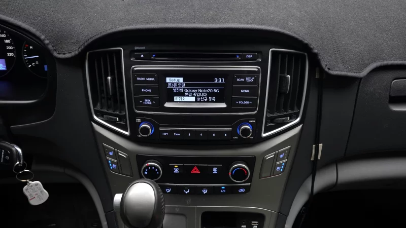 Hyundai Grand Starex