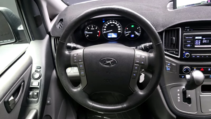 Hyundai Grand Starex