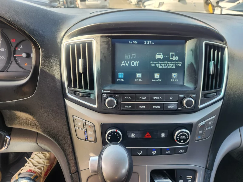 Hyundai Grand Starex