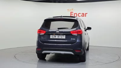 Kia Carens
