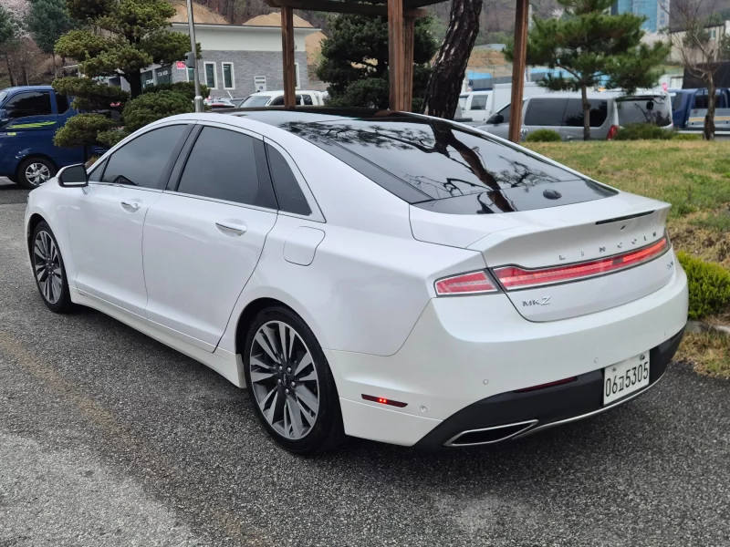 Lincoln MKZ