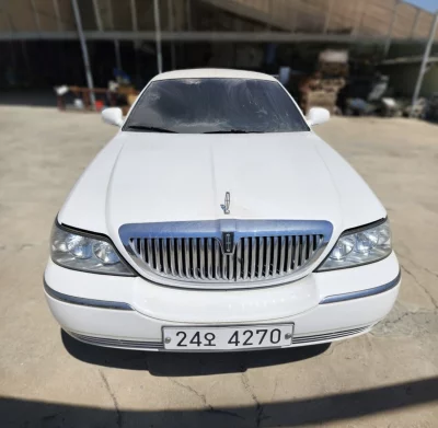 Lincoln TOWN CAR