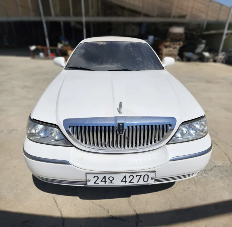 Lincoln TOWN CAR