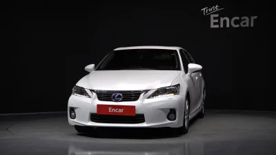 Lexus CT200h