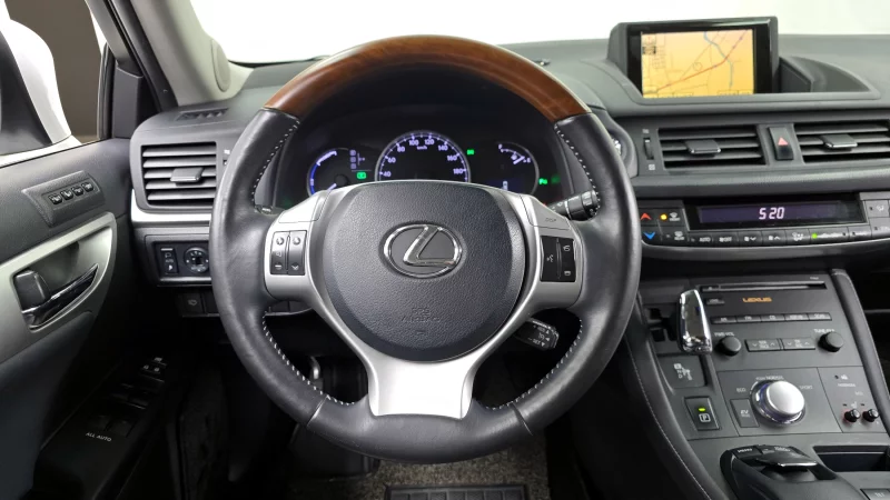 Lexus CT200h