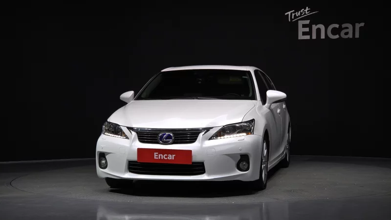 Lexus CT200h