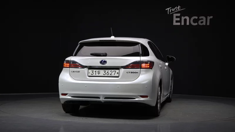 Lexus CT200h