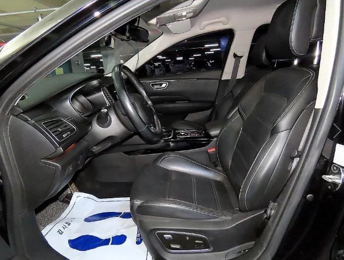 Renault SM6