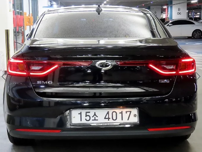 Renault SM6