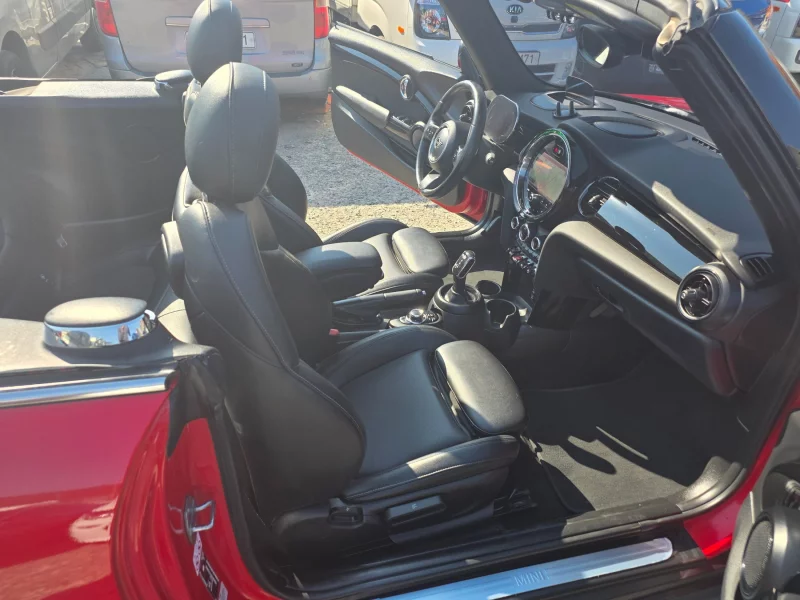 MINI Cooper Convertible