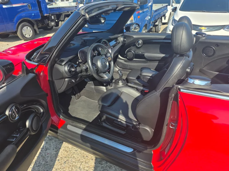MINI Cooper Convertible