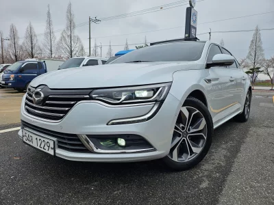 Renault SM6