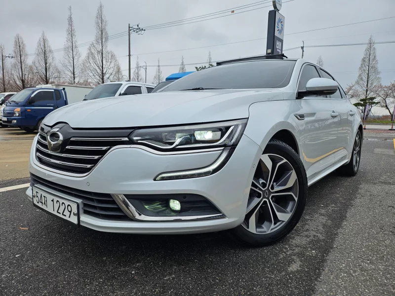Renault SM6