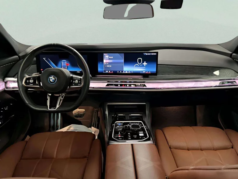 BMW i7