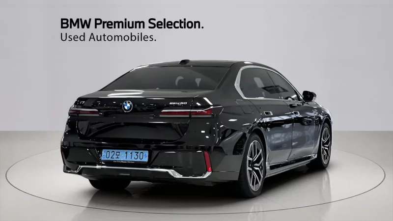 BMW i7