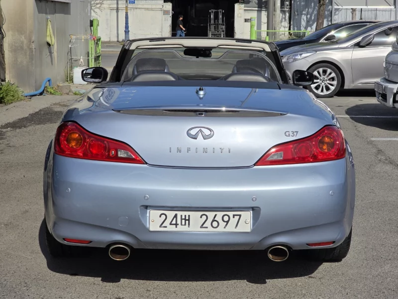 Infiniti G37