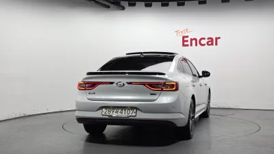 Renault SM6