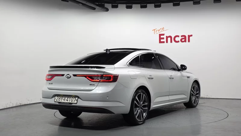Renault SM6