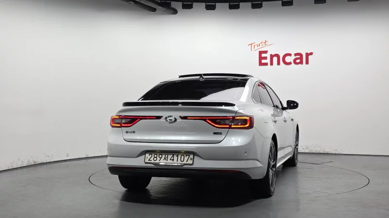 Renault SM6