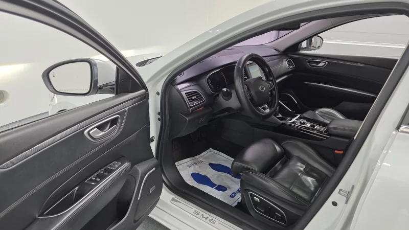 Renault SM6