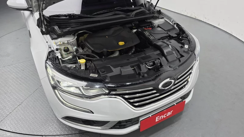 Renault SM6
