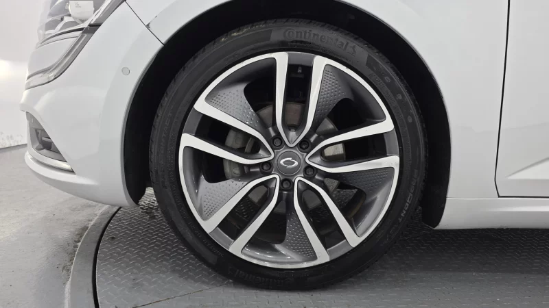 Renault SM6