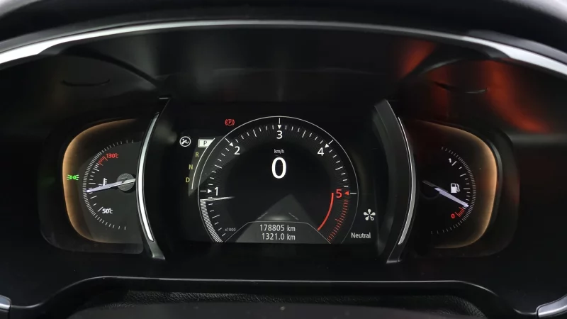Renault SM6