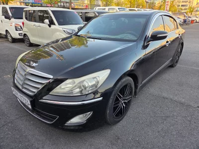 Hyundai Genesis