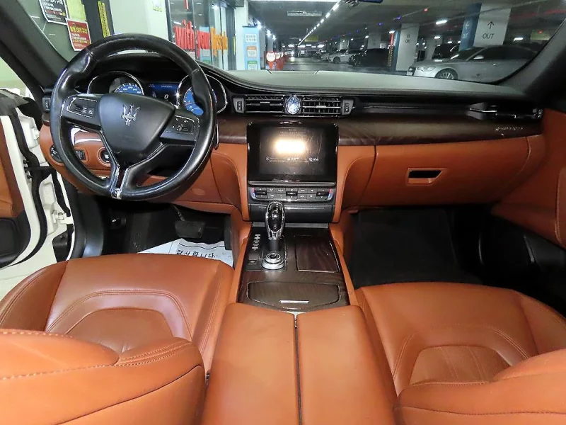 Maserati QUATTROPORTE