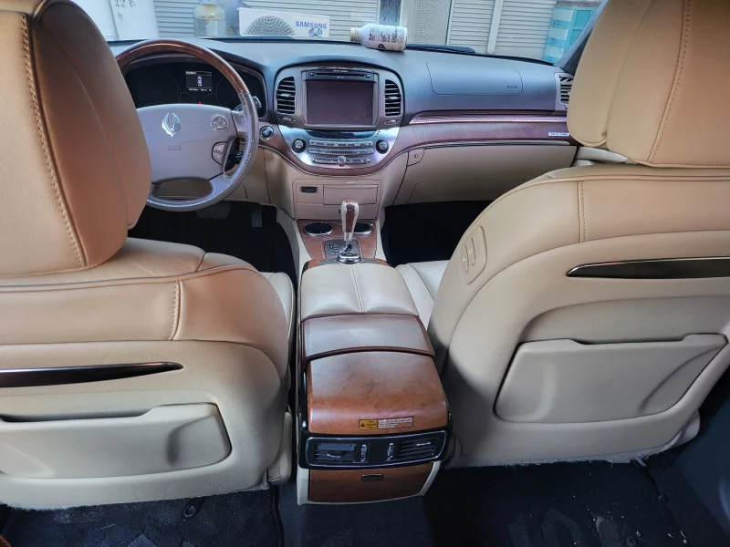SsangYong Chairman W